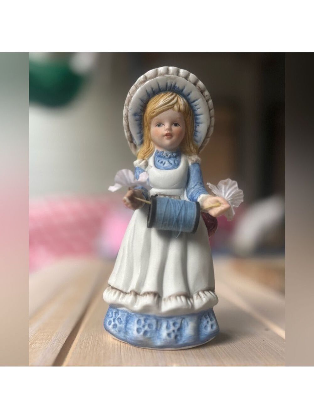 VINTAGE Blue & White Porcelain Seamstress Figurine • Thread & Pins Craft Lady - Picture 3 of 16